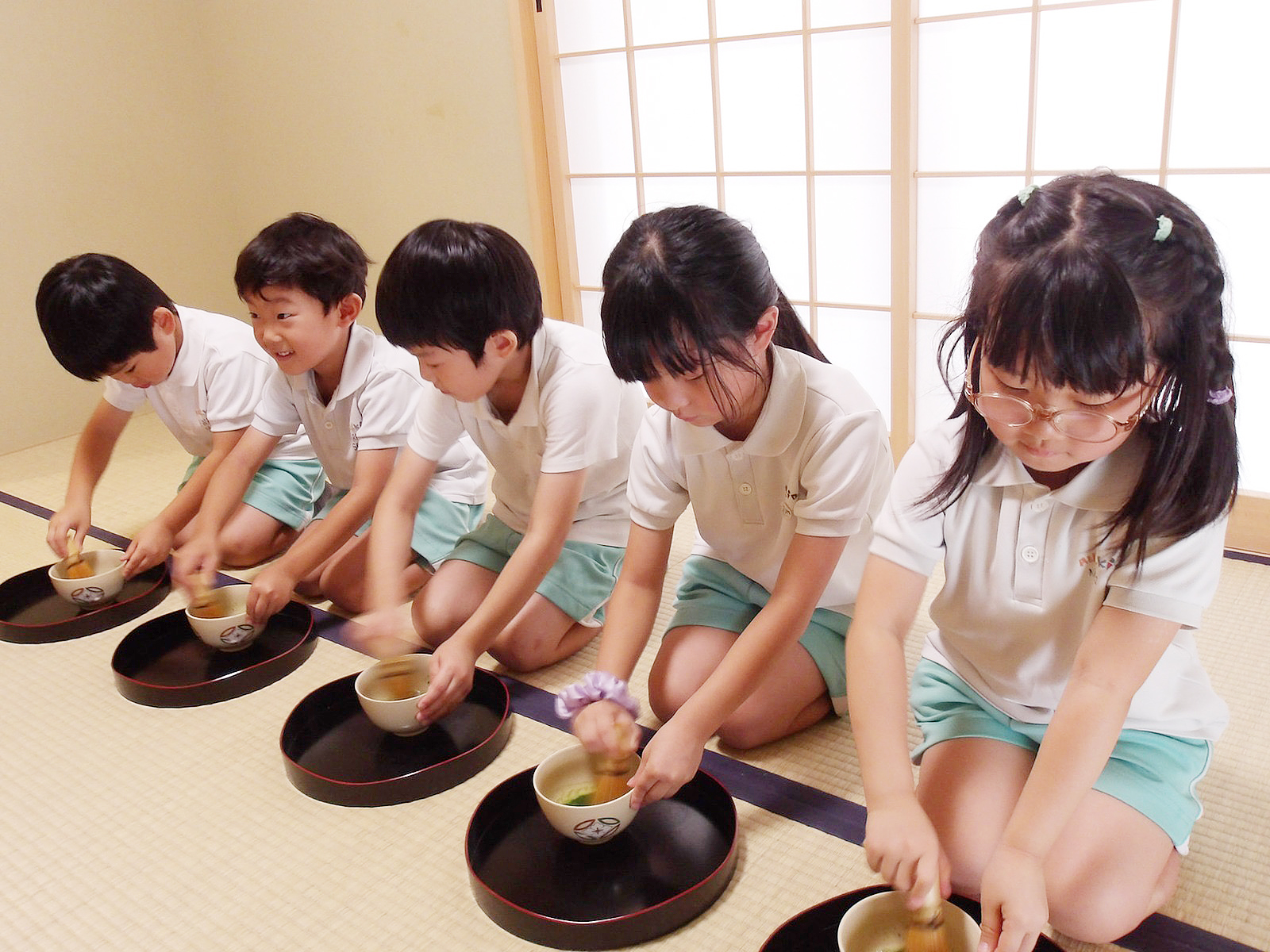 茶の湯遊びの様子