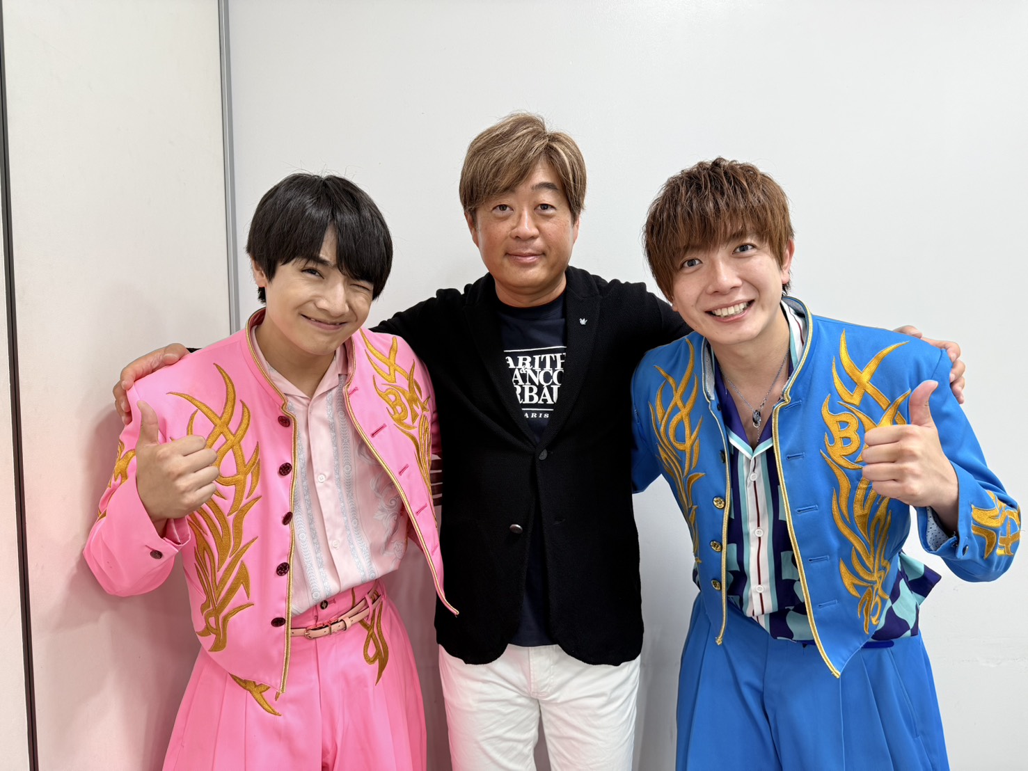 「ALL4KiDS 七夕夏祭り2026」にBOYS AND MENの田村侑久さん・本田剛文さんにご出演いただいた、お二人と社会福祉法人ウィズ・理事長の中川幸俊との写真