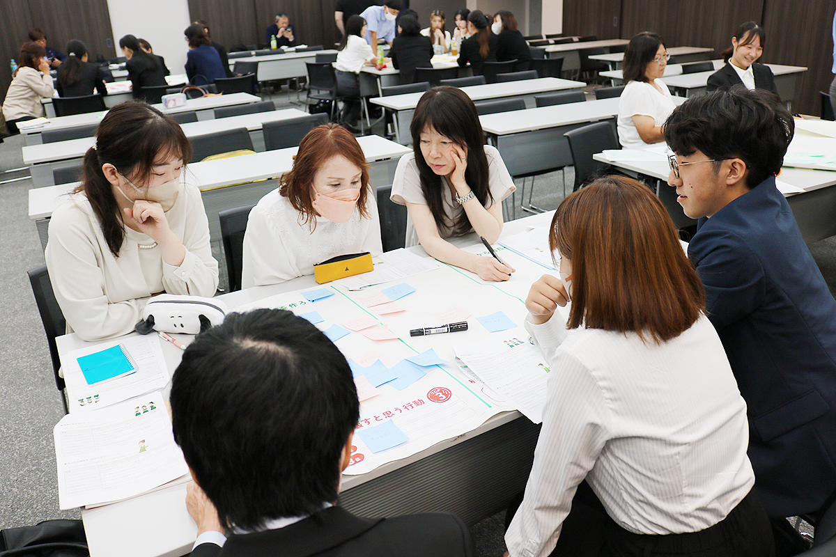 社会福祉法人ウィズ_職員合同研修の様子