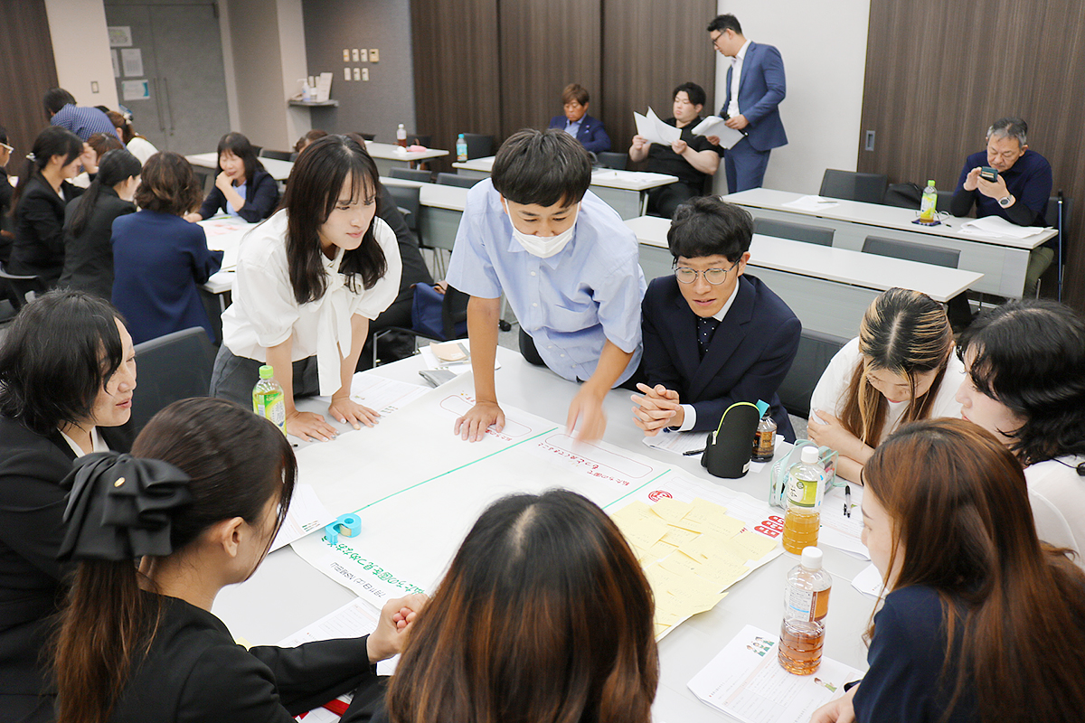 社会福祉法人ウィズ_職員合同研修の様子